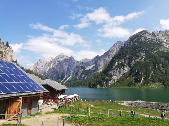 Tappenkarseehütte mit Blick auf den Tappenkarsee