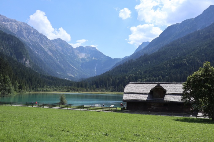 Jägersee mit Gasthaus am Talende Kleinarl